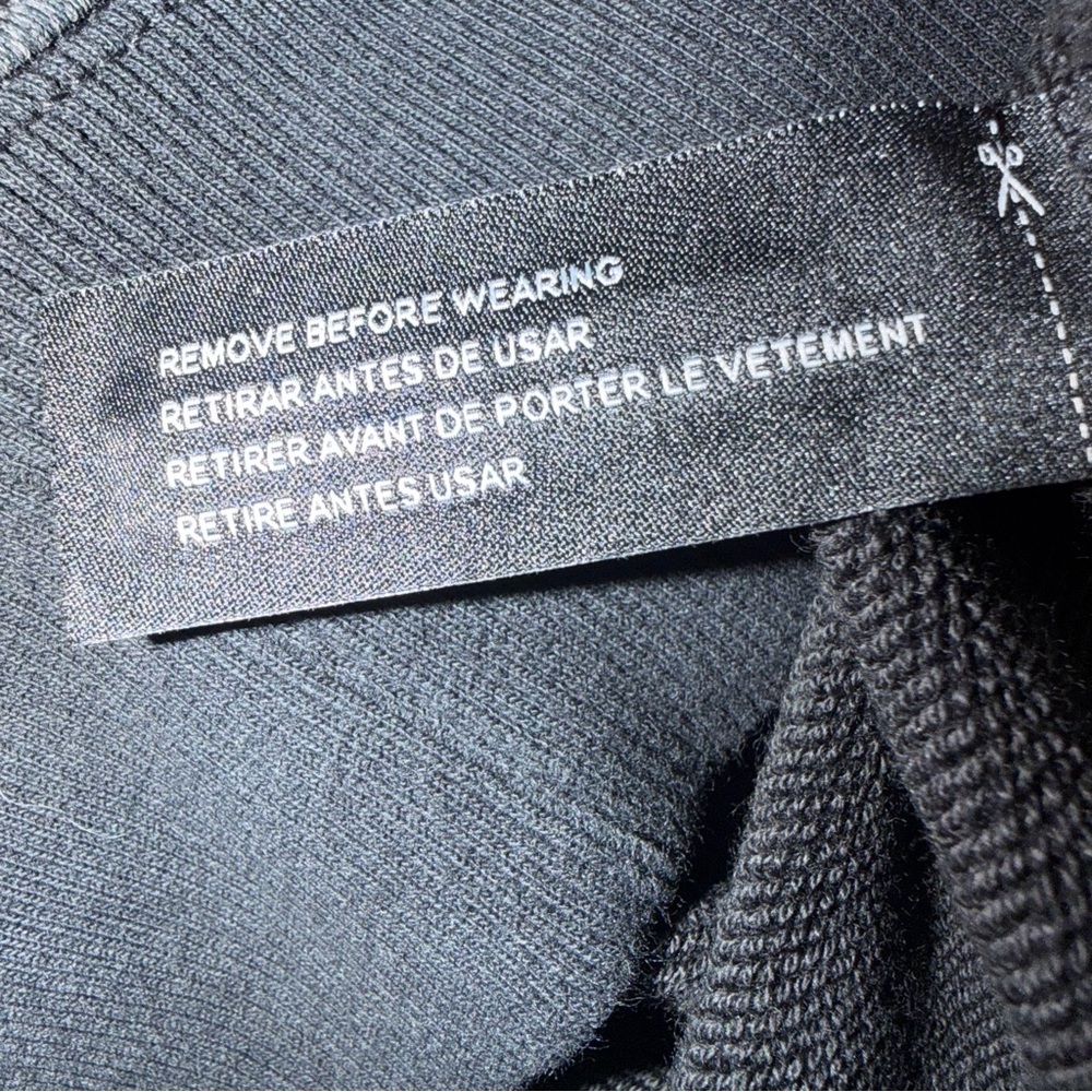 COACH Essential Signature Crewneck in‎ Charcoal Size Small - Picture 5 of 5